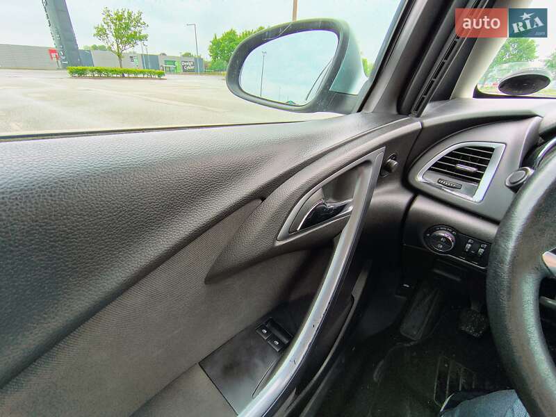 Универсал Opel Astra 2014 в Трускавце