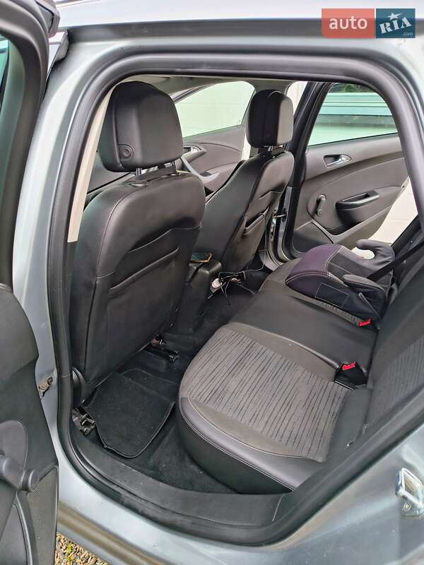 Универсал Opel Astra 2014 в Трускавце