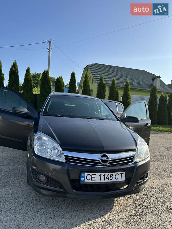 Хэтчбек Opel Astra 2007 в Черновцах
