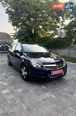 Универсал Opel Astra 2010 в 