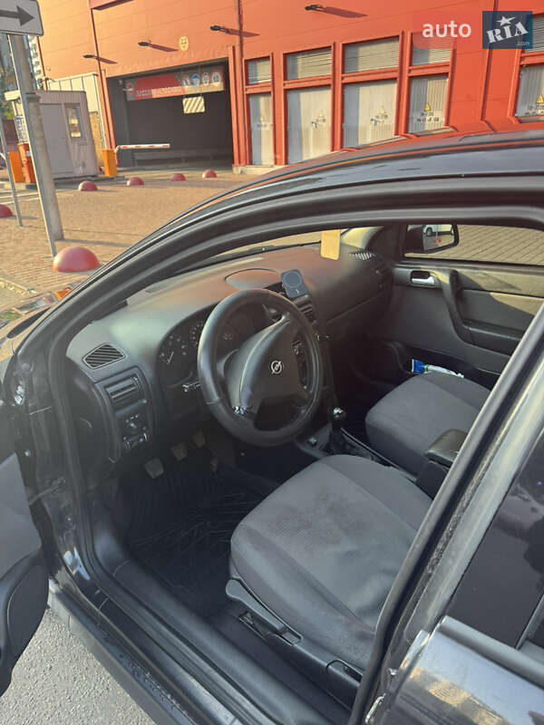 Седан Opel Astra 2008 в Киеве фото 8 Седан Opel Astra 2008 в Киеве