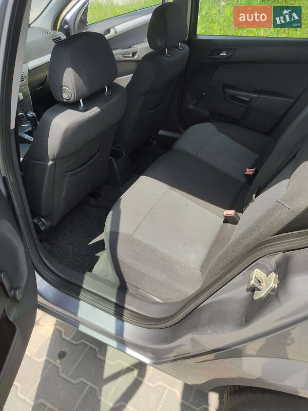 Универсал Opel Astra 2006 в Виннице