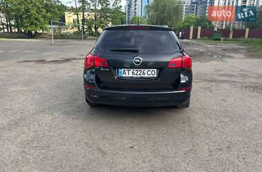 Универсал Opel Astra 2012 в 
