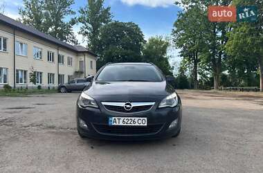 Универсал Opel Astra 2012 в 