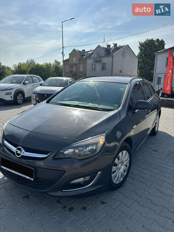 Универсал Opel Astra 2013 в 