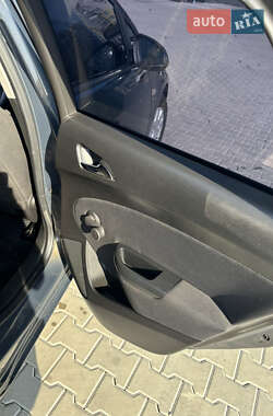 Универсал Opel Astra 2013 в 