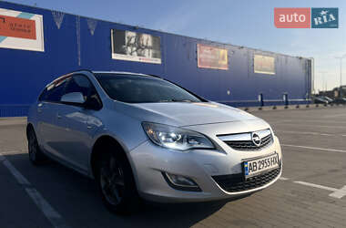 Универсал Opel Astra 2011 в 