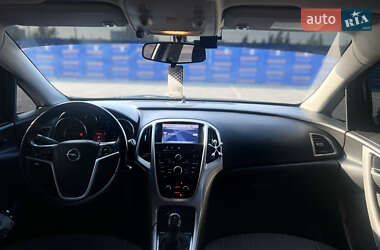Универсал Opel Astra 2011 в 