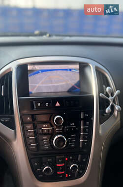 Универсал Opel Astra 2011 в 
