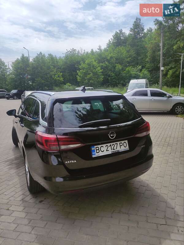 Универсал Opel Astra 2017 в Львове