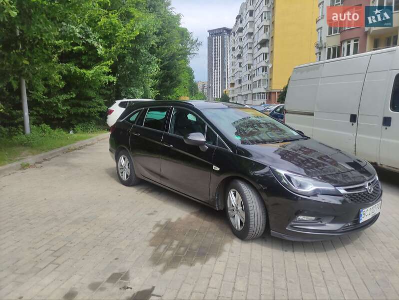Универсал Opel Astra 2017 в Львове