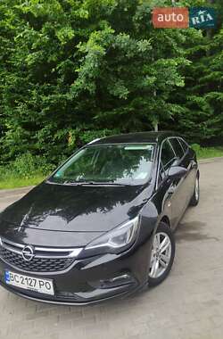 Універсал Opel Astra 2017 в Львові