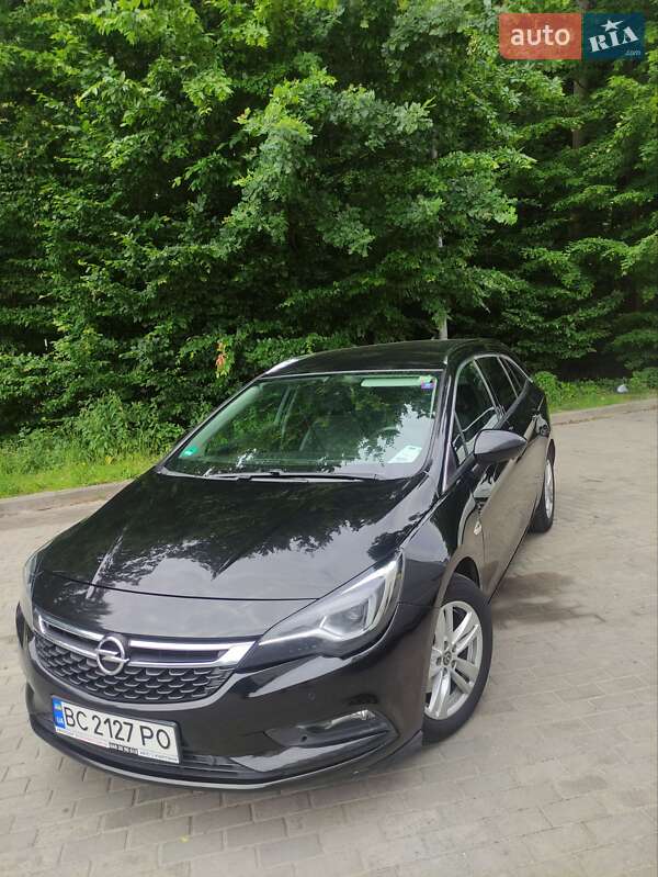 Универсал Opel Astra 2017 в Львове