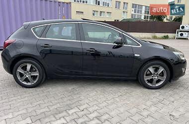 Хэтчбек Opel Astra 2010 в 