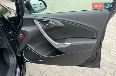 Хэтчбек Opel Astra 2010 в 