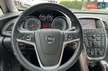 Хэтчбек Opel Astra 2010 в 