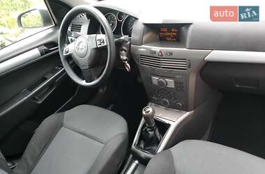Универсал Opel Astra 2006 в 