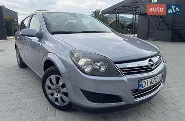 Хэтчбек Opel Astra 2009 в 