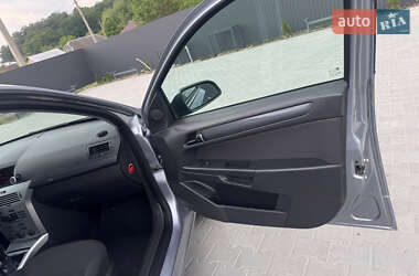 Хэтчбек Opel Astra 2009 в 