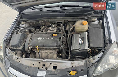 Хэтчбек Opel Astra 2009 в 