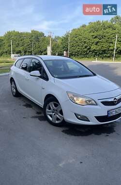 Універсал Opel Astra 2011 в Стрию