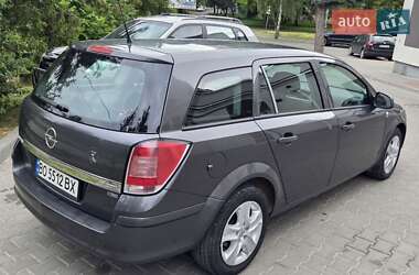 Универсал Opel Astra 2011 в 