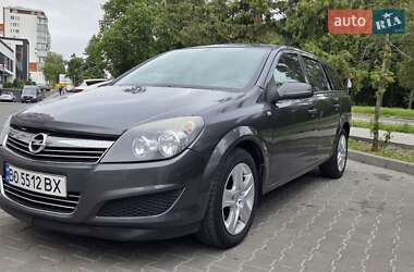 Универсал Opel Astra 2011 в 