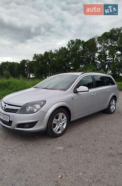 Универсал Opel Astra 2010 в Сумах