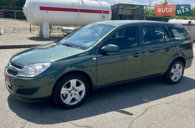 Универсал Opel Astra 2010 в 
