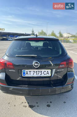 Универсал Opel Astra 2012 в 