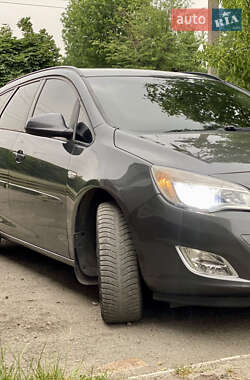 Універсал Opel Astra 2011 в Кам'янському