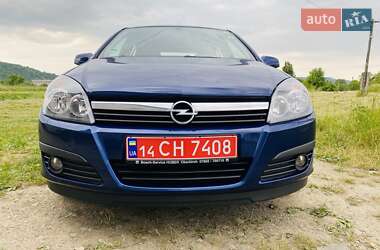 Хэтчбек Opel Astra 2006 в 