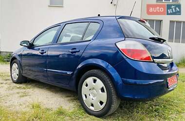Хэтчбек Opel Astra 2006 в 