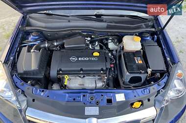 Хэтчбек Opel Astra 2006 в 