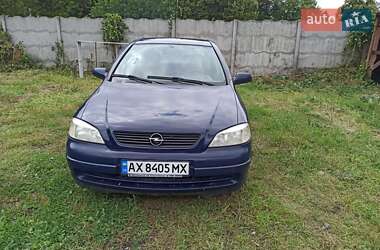 Хэтчбек Opel Astra 2004 в 