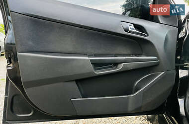 Хэтчбек Opel Astra 2006 в 