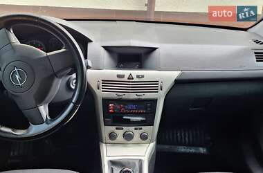 Хэтчбек Opel Astra 2008 в 