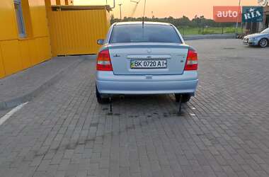 Седан Opel Astra 2004 в 