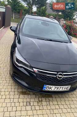 Універсал Opel Astra 2016 в Луцьку