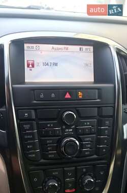 Хэтчбек Opel Astra 2010 в 