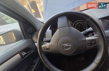 Универсал Opel Astra 2006 в 