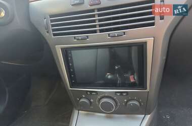 Универсал Opel Astra 2006 в 