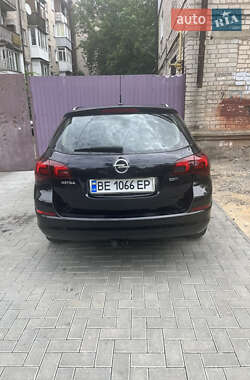 Универсал Opel Astra 2011 в 