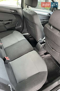 Универсал Opel Astra 2005 в 
