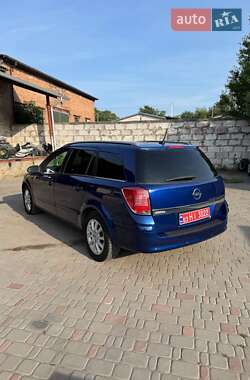 Универсал Opel Astra 2005 в 