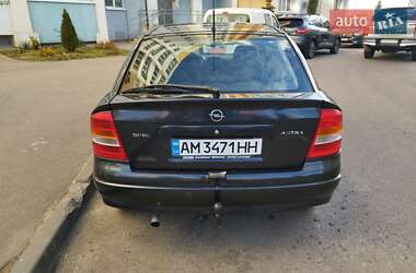 Хэтчбек Opel Astra 1998 в 