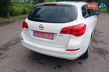 Универсал Opel Astra 2012 в Стрые