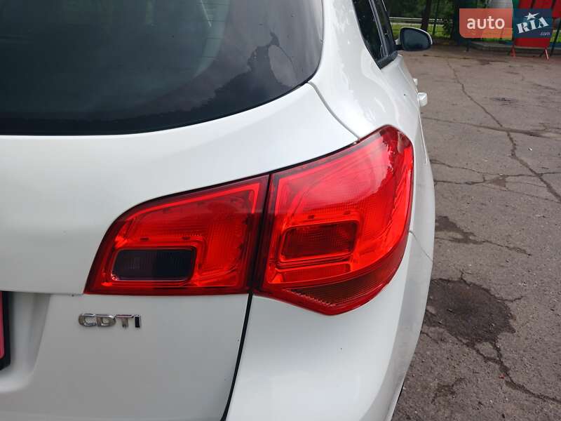 Универсал Opel Astra 2012 в Стрые