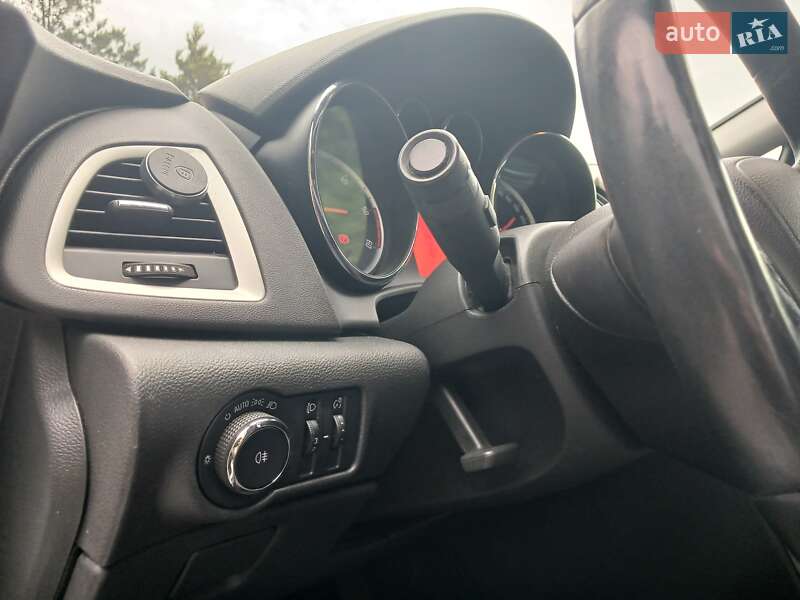 Универсал Opel Astra 2012 в Стрые