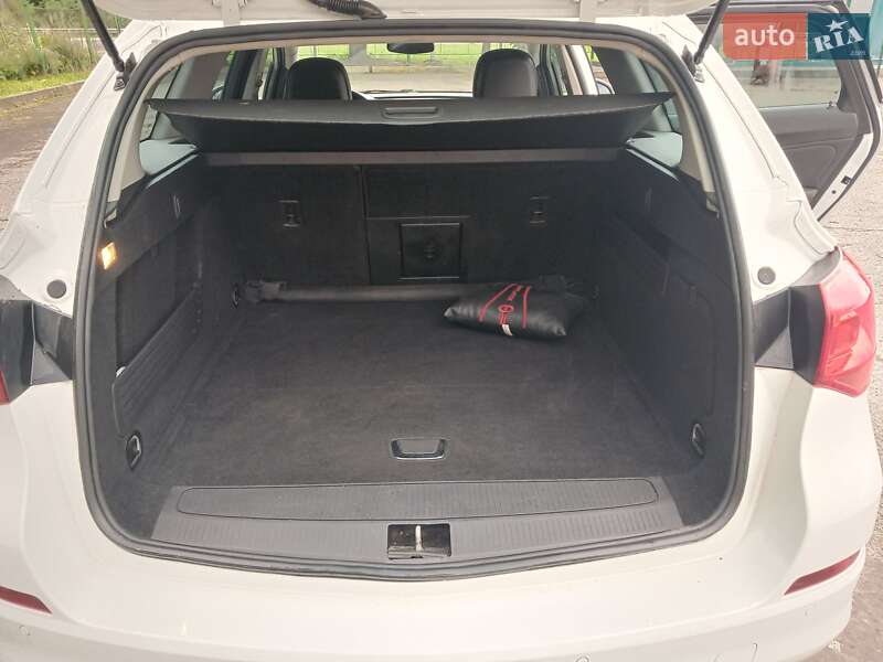 Универсал Opel Astra 2012 в Стрые
